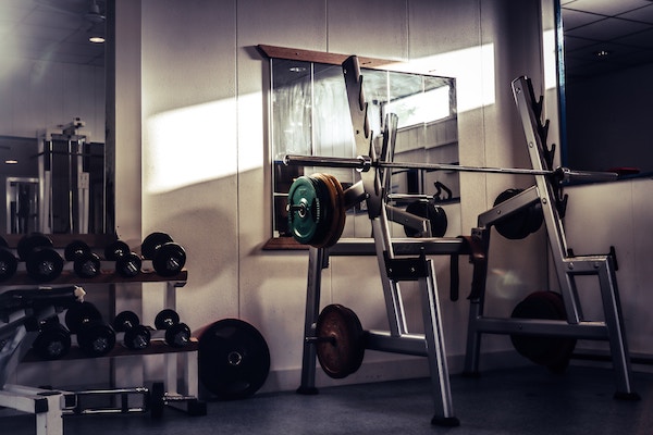 Picture of a barbell on a rack